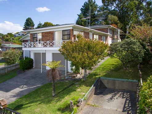 1/54 Ayton Drive, Totara Vale