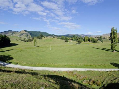 329 Mander Road, Pouawa