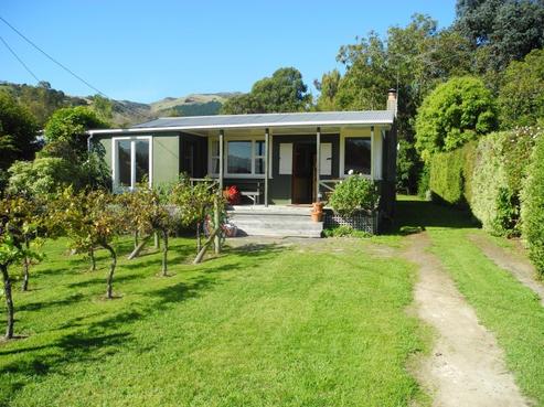 13 Old French Road, Takamatua