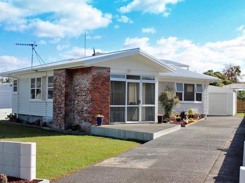 8 Beazley Crescent, Tikipunga