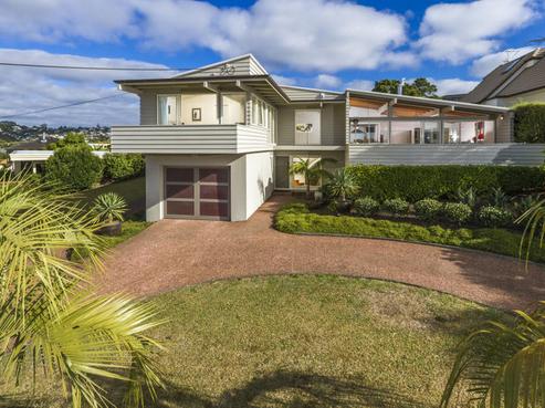 2 Churchill Road, Murrays Bay