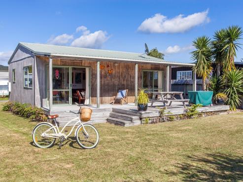 104B The Square, Whangamata