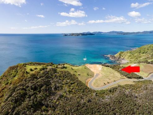 1 Tapeka Road, Russell
