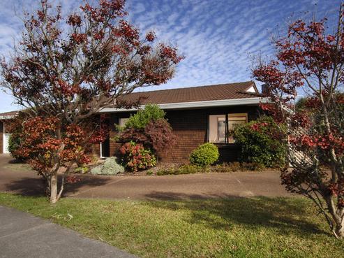 1/17 Kookaburra Place, Botany Downs