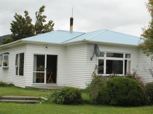 27 Main Road, Whataroa