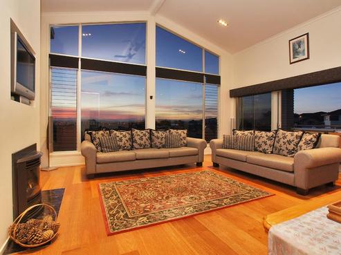 9 Alford Place, Huntington