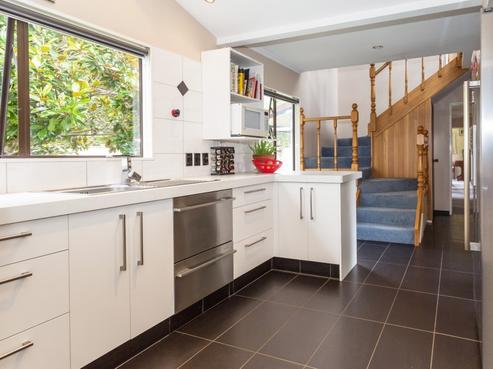 53 James Cook Street, Havelock North