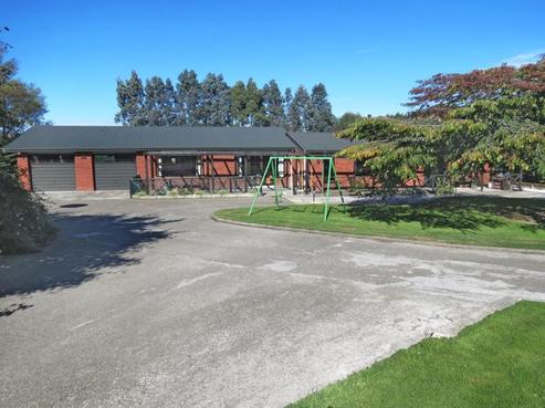 626 Rockdale Road, Tisbury