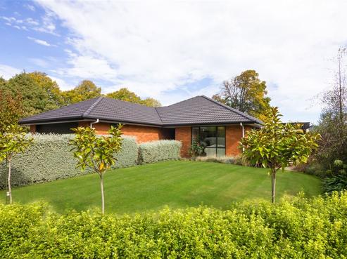 1 Spruce Lane, Middleton
