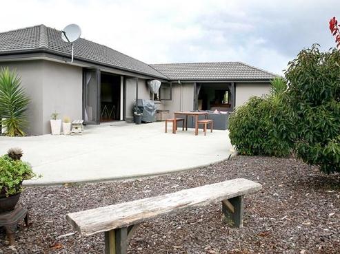 61 Lough Bourne Drive, Pukekohe