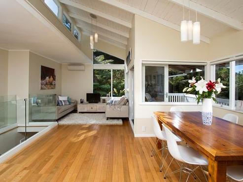 35 Eastcliffe Road, Castor Bay