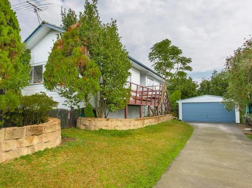 16 Meadowood Drive, Unsworth Heights