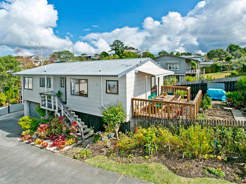 698A East Coast Road, Pinehill