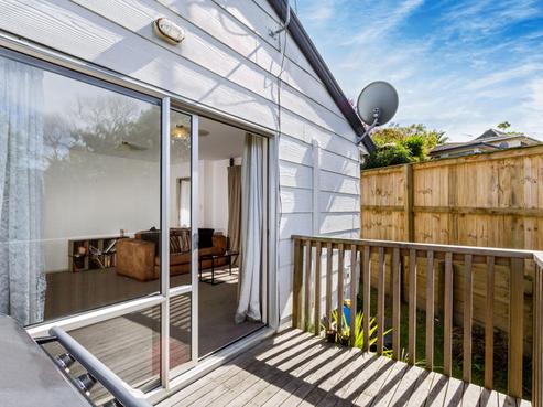 2/173 Queen Street, Northcote Point