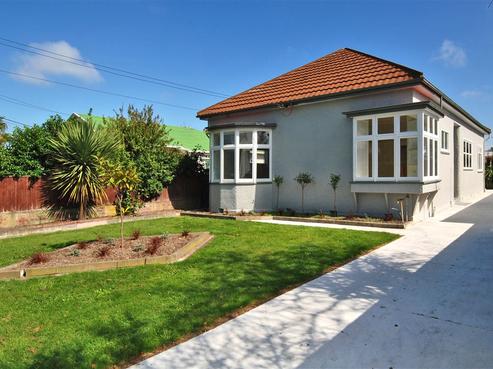 53 Hills Road, Edgeware