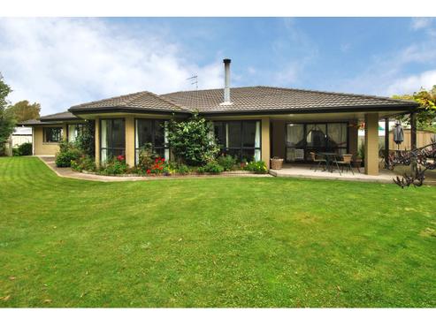 26 Collins Drive, Waikuku Beach