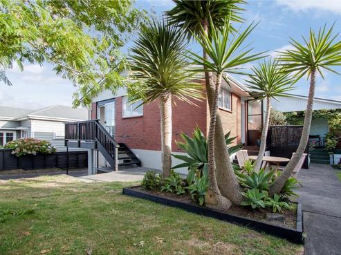 123 Western Springs Road, Morningside