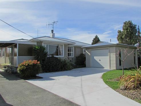 2A Warwick Crescent, Taradale