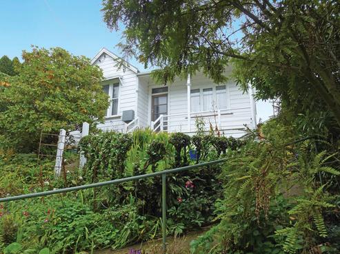 75 Sligo Terrace, Roslyn
