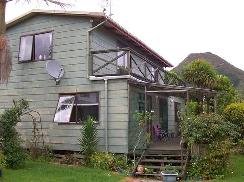 8 Tui Street, Ahipara