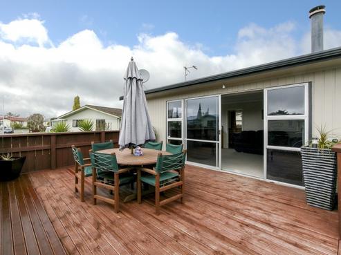 32 Shortland Street, Tamatea