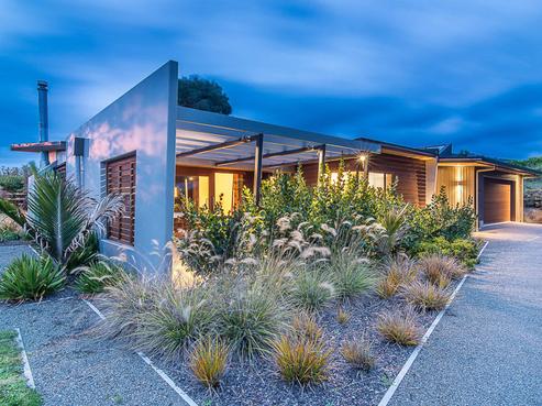 2 Ferndale Drive, Waikanae