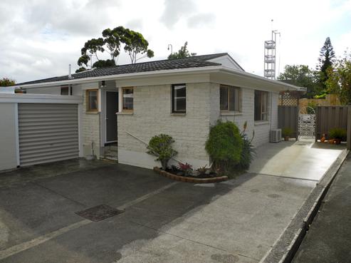 2/4 Ballater Place, Highland Park