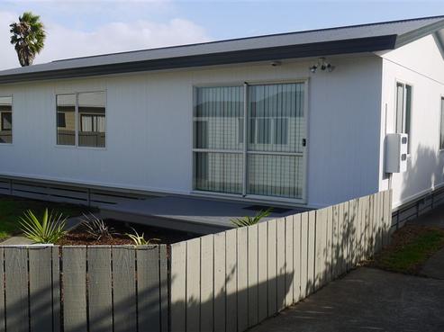 2/17 Templeton Place, Clendon Park