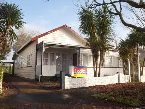 6 Hall Lane, Frankton