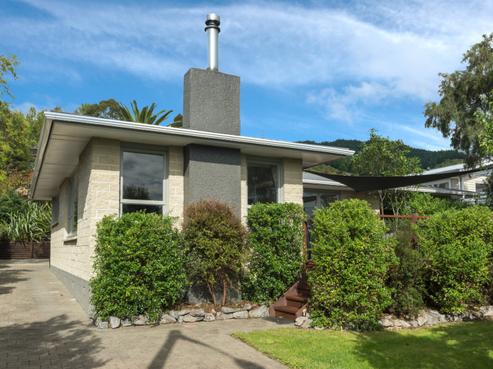 12 Marlborough Crescent, Richmond