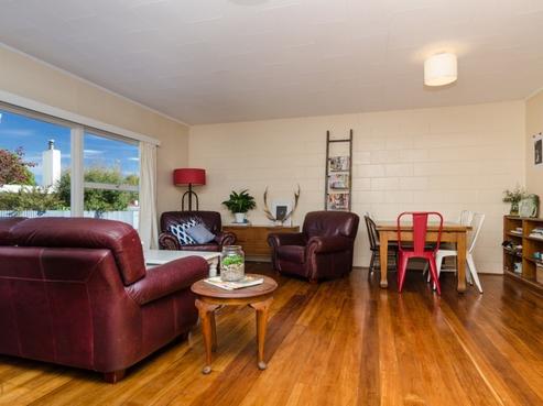 2/6A Marlowe Street, Stoke