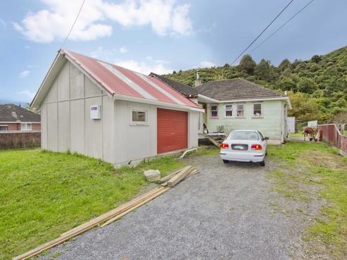 25 Wilkie Crescent, Naenae
