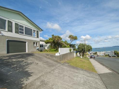 106 Dowse Drive, Maungaraki