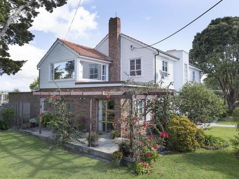 8 Parahaki Street, Regent