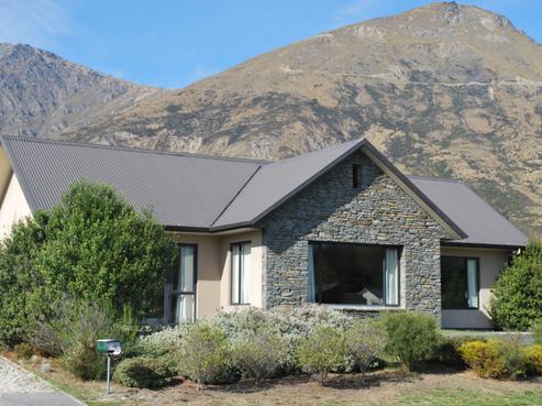 16 Lochnagar Drive, Lake Hayes Estate