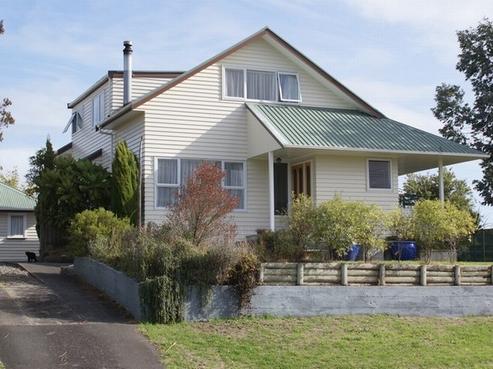 27 Lincoln Road, Springvale