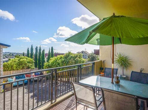 2/11 Spencer Road, Oteha