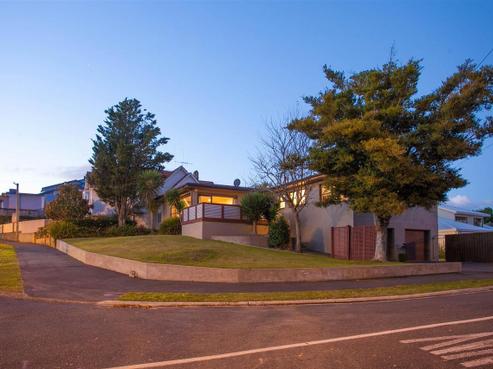 126 River Road, Hamilton East