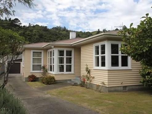 33 Stokes Valley Road, Stokes Valley