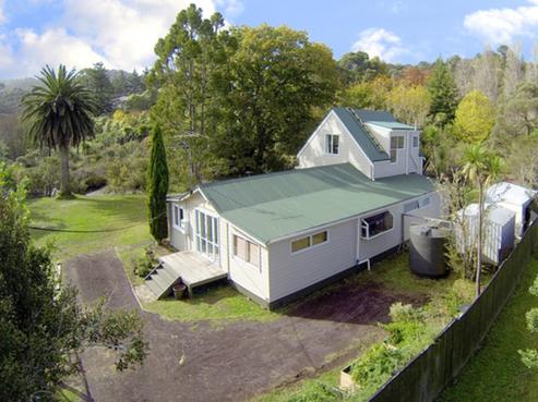 20 Landing Road, Titirangi