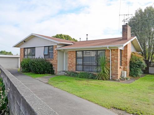 35 Garden Heights Avenue, Glenview
