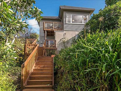 9 Napier Street, Karaka Bays