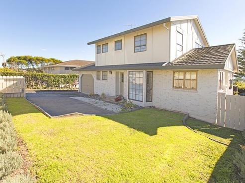 84A Pacific Parade, Army Bay