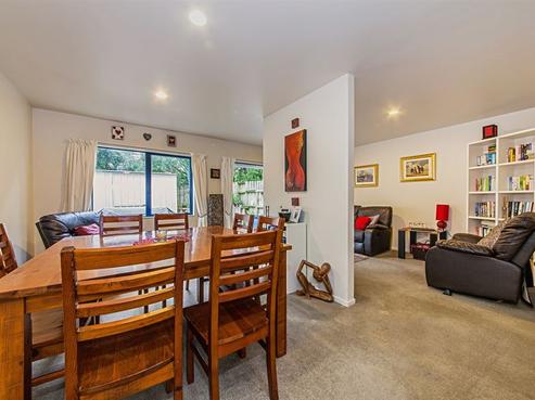 3/71 Fernhill Way, Oteha