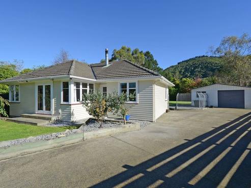 14 Waimarama Grove, Birchville