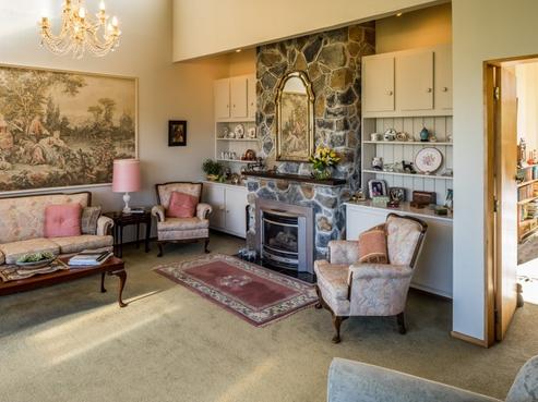 4 Corrondella Grove, Belmont