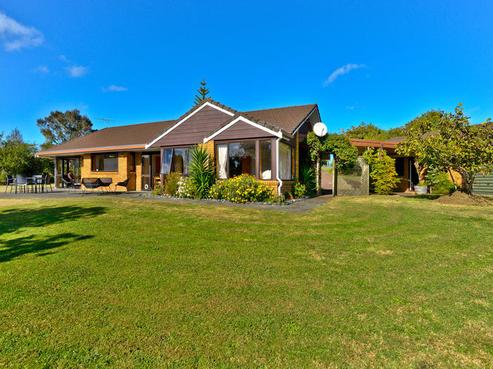 55 Sharon Road, Waitoki
