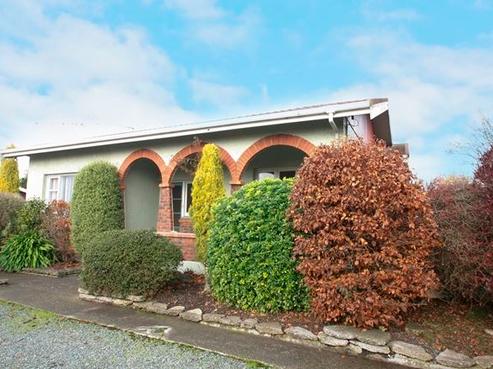 120 Venus Street, Strathern