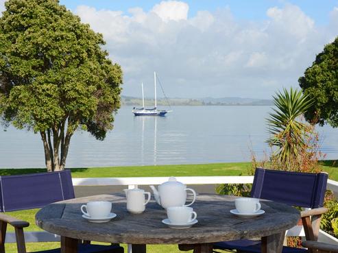 8 Waikaraka Beach Road, Tamaterau