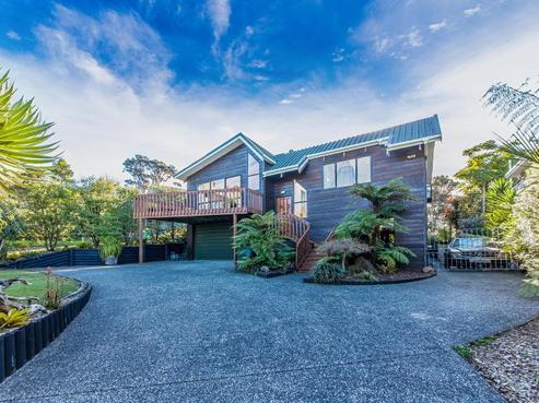 14 Rauhuia Crescent, Parau